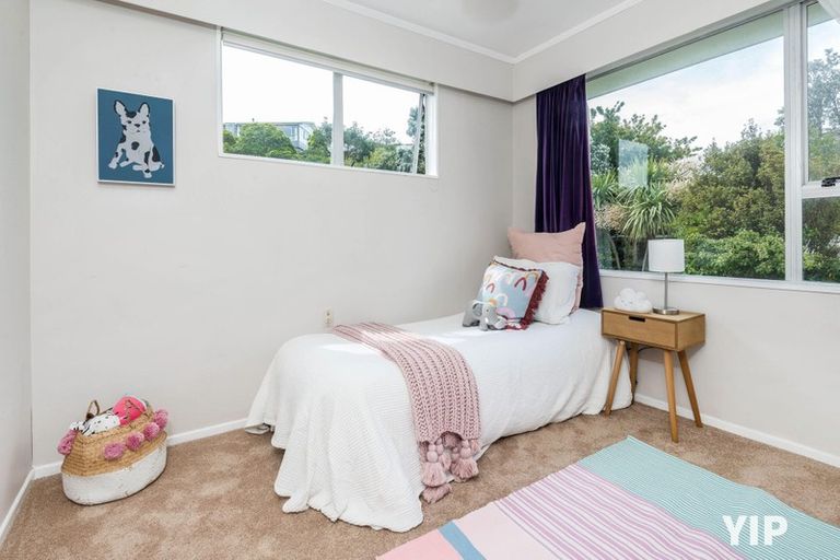 Photo of property in 65 Gloaming Hill, Titahi Bay, Porirua, 5022