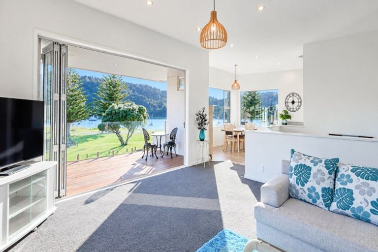 Photo of property in 305a Beach Road, Whangamata, 3620