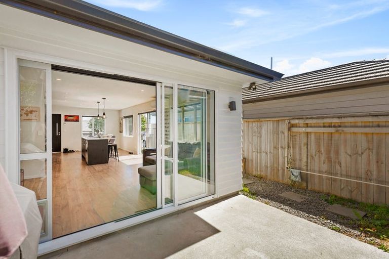 Photo of property in 48 Accolage Boulevard, Kumeu, 0810