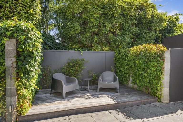 Photo of property in 100 Glandovey Road, Fendalton, Christchurch, 8052