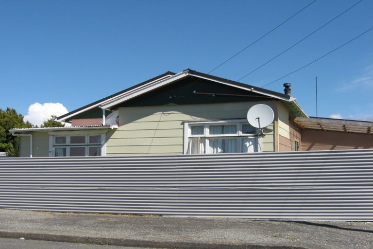 Photo of property in 28 Roebuck Street, Westport, 7825