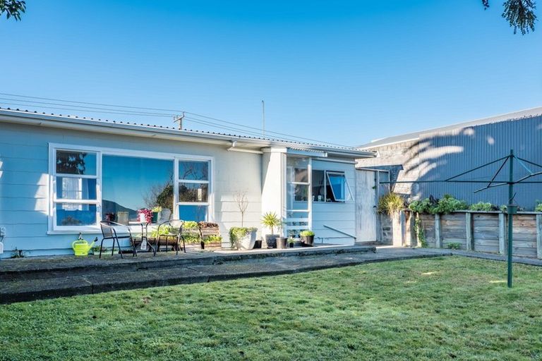 Photo of property in 17 Gray Avenue, Paraparaumu Beach, Paraparaumu, 5032