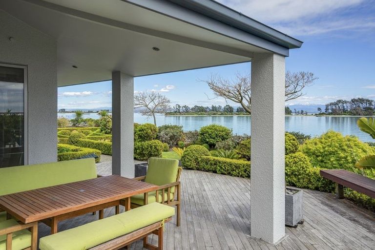 Photo of property in 2 Victoria Road, Stepneyville, Nelson, 7010