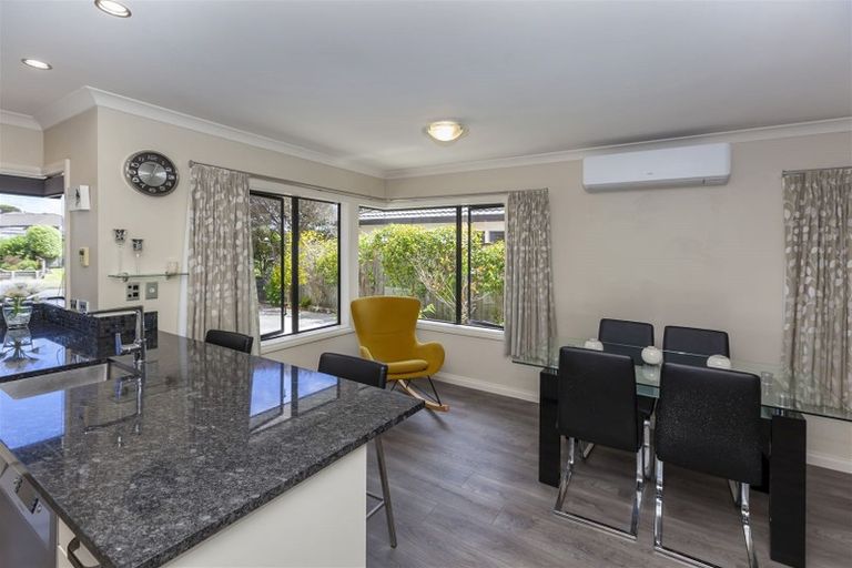 Photo of property in 4 Consort Close, Paraparaumu Beach, Paraparaumu, 5032