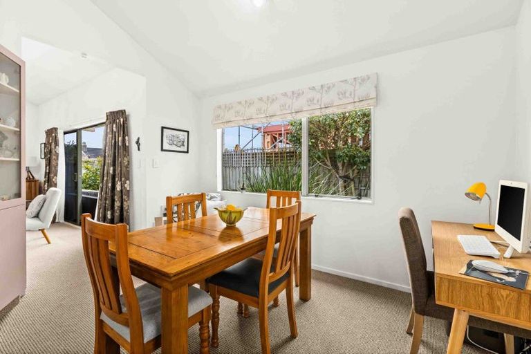 Photo of property in 9a Chambers Street, Havelock North, 4130