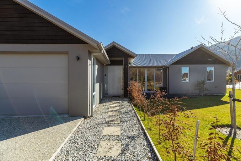 Photo of property in 6 Mathias Terrace, Arthurs Point, Queenstown, 9371