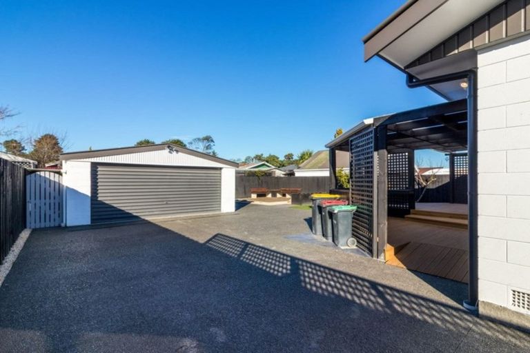 Photo of property in 30 Eglinton Street, Avondale, Christchurch, 8061