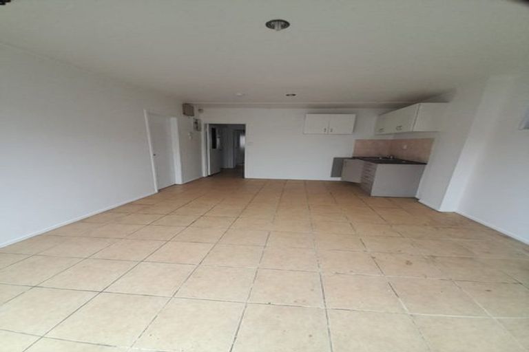 Photo of property in 30 Royal Road, Massey, Auckland, 0614