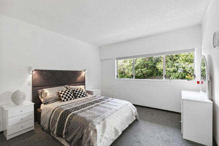 Photo of property in Standen Court, 1/90 Karori Road, Karori, Wellington, 6012