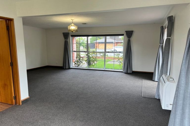 Photo of property in 18 Geraldo Place, Russley, Christchurch, 8042