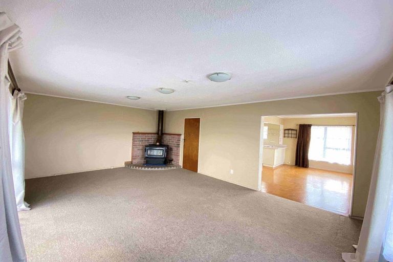 Photo of property in 20 Arahanga Grove, Maupuia, Wellington, 6022