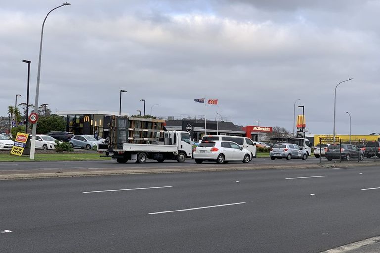 Photo of property in 2/329 Botany Road, Golflands, Auckland, 2013