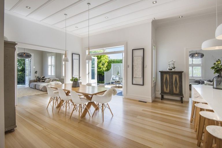 Photo of property in 7 Summer Street, Stanley Point, Auckland, 0624