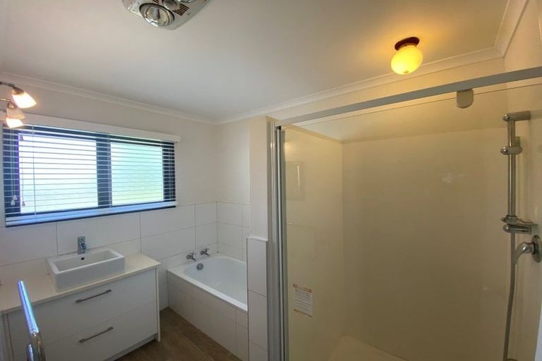 Photo of property in 10 Berwick Place, Mount Maunganui, 3116