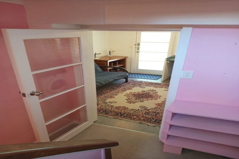 Photo of property in 16 Toroa Road, Otaihanga, Paraparaumu, 5036