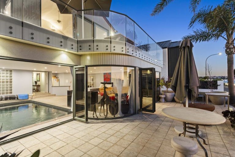 Photo of property in 14 The Parade, Bucklands Beach, Auckland, 2012