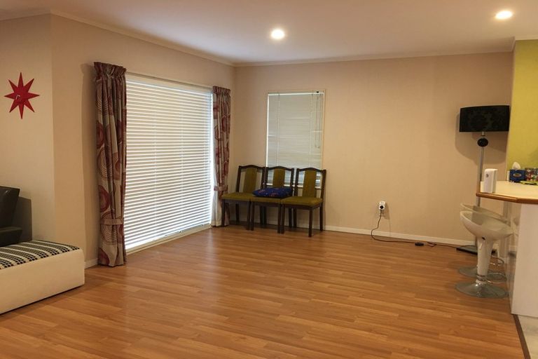 Photo of property in 18 Mercury Lane, Windsor Park, Auckland, 0632