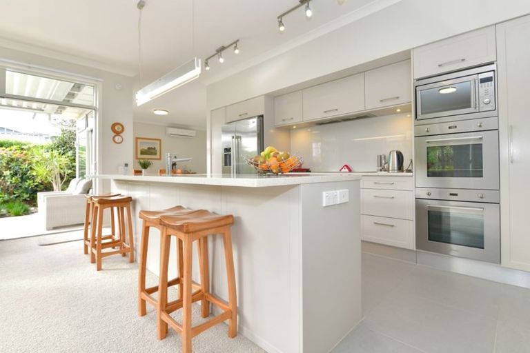 Photo of property in 65 Panorama Heights, Orewa, 0931