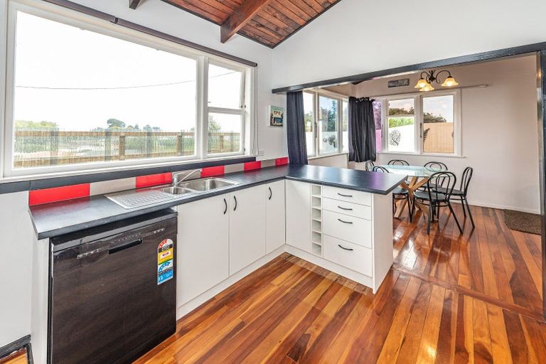 Photo of property in 17 Toi Street, Tawhero, Whanganui, 4501