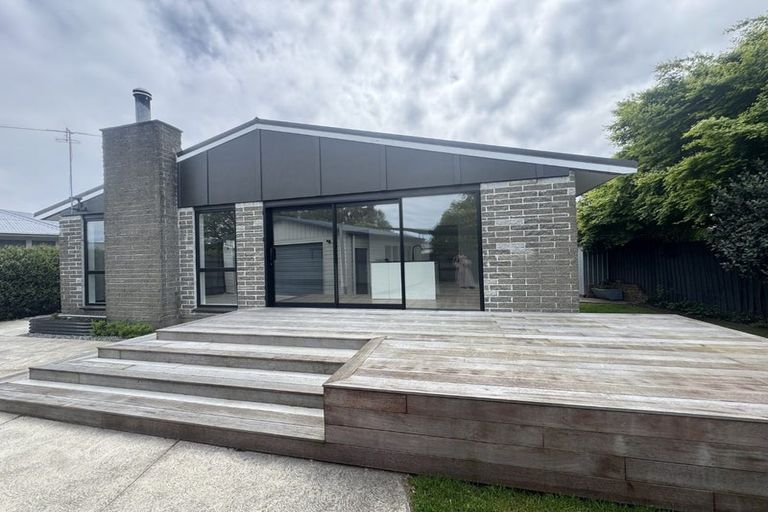 Photo of property in 133 Kendal Avenue, Burnside, Christchurch, 8053