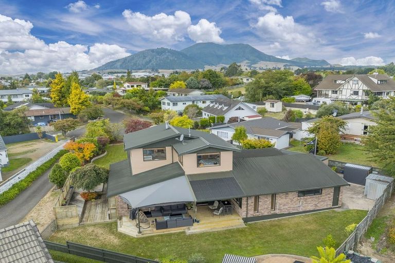 Photo of property in 10 Kapua Place, Taupo, 3330