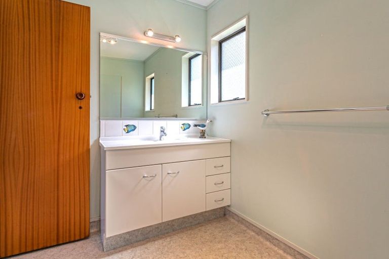 Photo of property in 226 Onemana Drive, Onemana, Whangamata, 3691