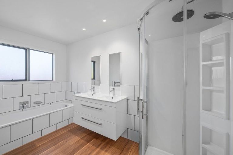 Photo of property in 11 Bell Bird Rise, Picton, 7220