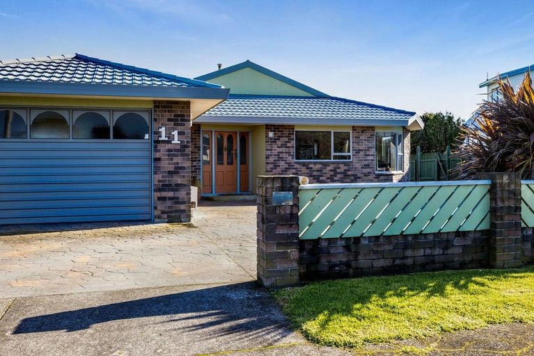 Photo of property in 11 Ponderosa Place, Opunake, 4616