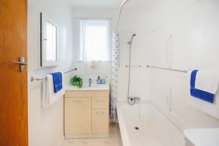 Photo of property in 5 Kaituna Street, Milson, Palmerston North, 4414