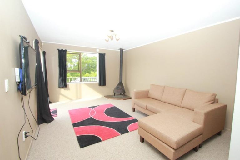 Photo of property in 25 Virgo Place, Glen Eden, Auckland, 0602