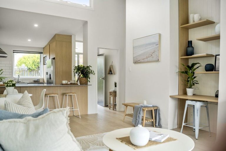 Photo of property in 2/6 North Avenue, Narrow Neck, Auckland, 0624