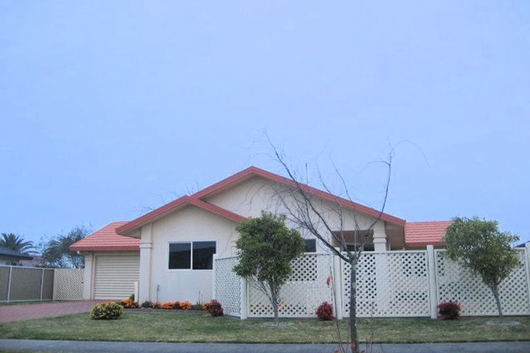 Photo of property in 21 Sloane Place, Taradale, Napier, 4112