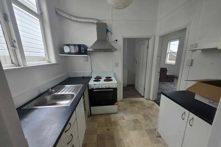 Photo of property in 122 Wallace Street, Mount Cook, Wellington, 6021