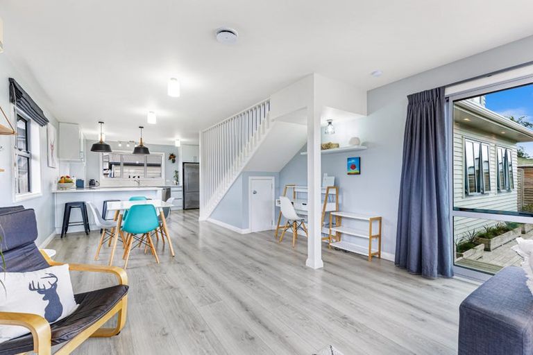 Photo of property in 103a Wharf Road, Te Atatu Peninsula, Auckland, 0610