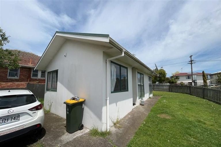 Photo of property in 1 Wood Avenue, Mangere East, Auckland, 2024