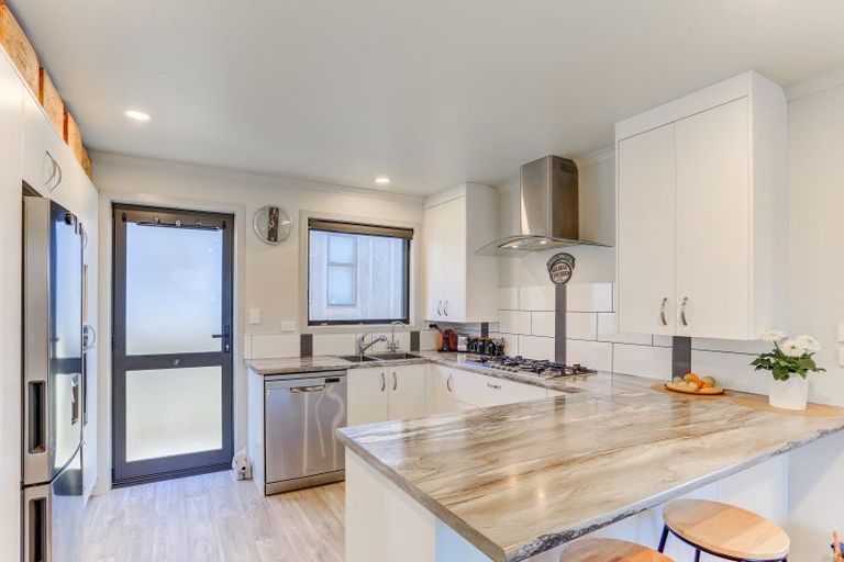 Photo of property in 11a Ashton Terrace, Castlecliff, Whanganui, 4501