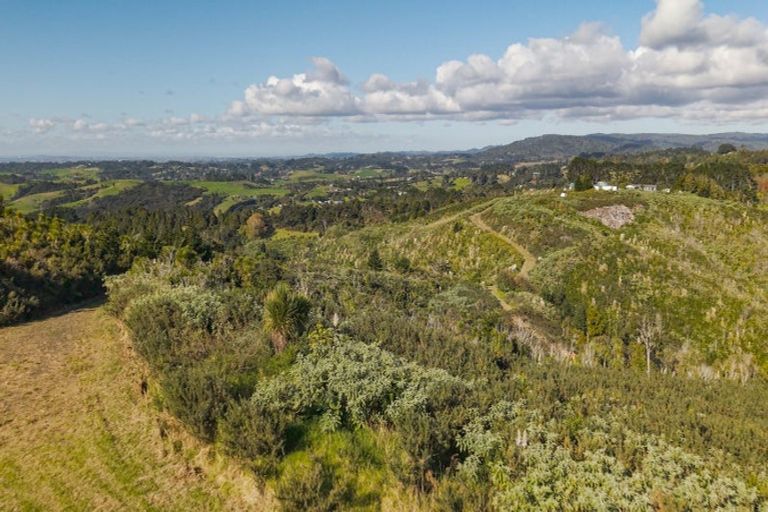 Photo of property in 121 Mount Albion Rise, Taupaki, Henderson, 0782