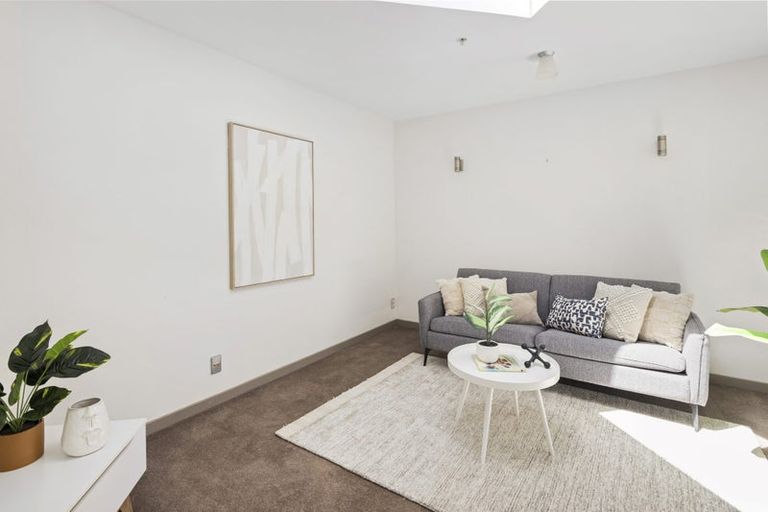Photo of property in Alto Apartments, 3a/22 Telford Terrace, Oriental Bay, Wellington, 6011