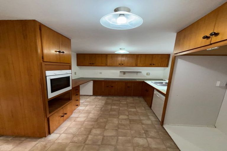 Photo of property in 28 Burns Road, Hospital Hill, Napier, 4110