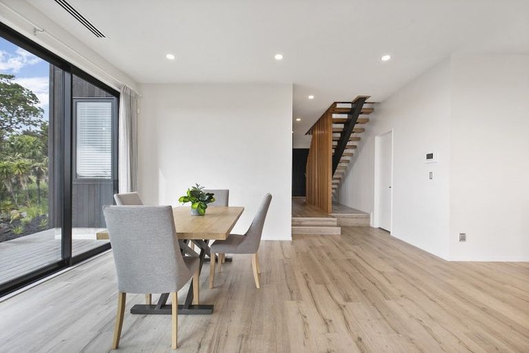 Photo of property in 98 Wainui Road, Silverdale, 0932