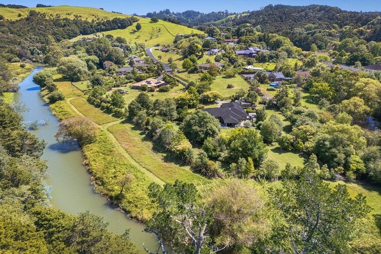 Photo of property in 20 Puhoi Close, Puhoi, Warkworth, 0994