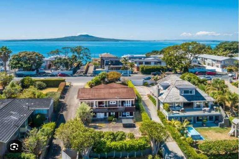 Photo of property in 308 Hurstmere Road, Takapuna, Auckland, 0622