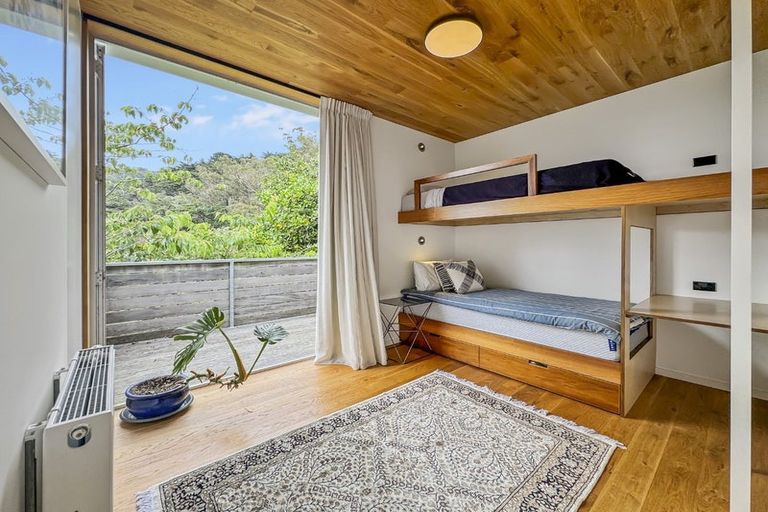 Photo of property in 6 Crawford Road, Kilbirnie, Wellington, 6022