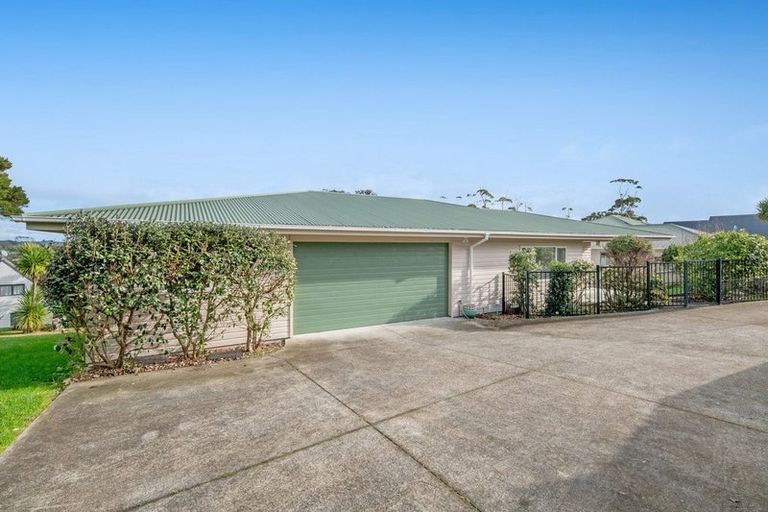 Photo of property in 13b Vipond Road, Stanmore Bay, Whangaparaoa, 0932