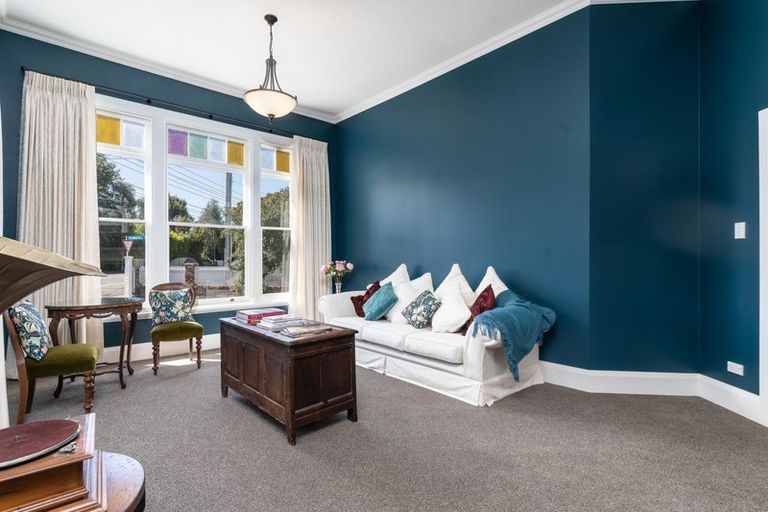 Photo of property in 260-262 High Street North, Carterton, 5713