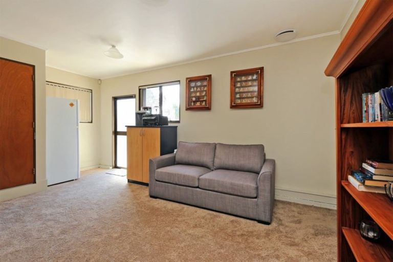 Photo of property in 116 Avondale Road, Taradale, Napier, 4112