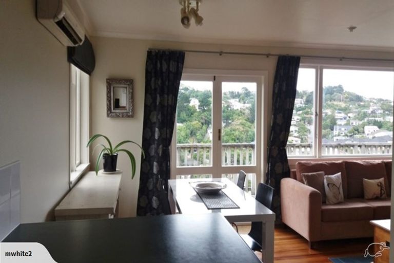 Photo of property in 137 Ruskin Road, Newlands, Wellington, 6037