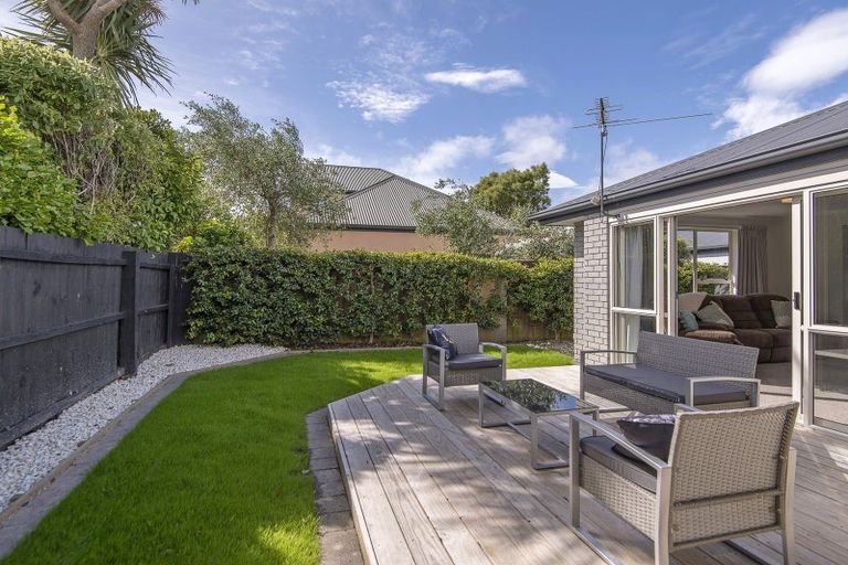 Photo of property in 83a Wilsons Road, Saint Martins, Christchurch, 8022