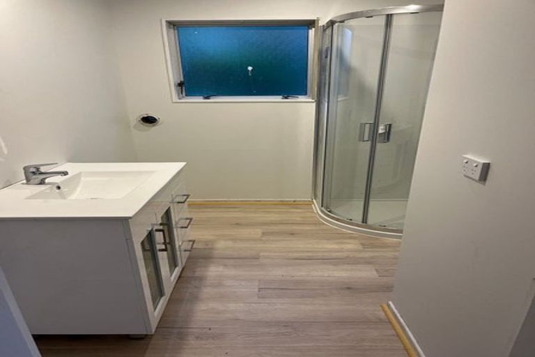 Photo of property in 1/4 Florio Terrace, Tawa, Wellington, 5028