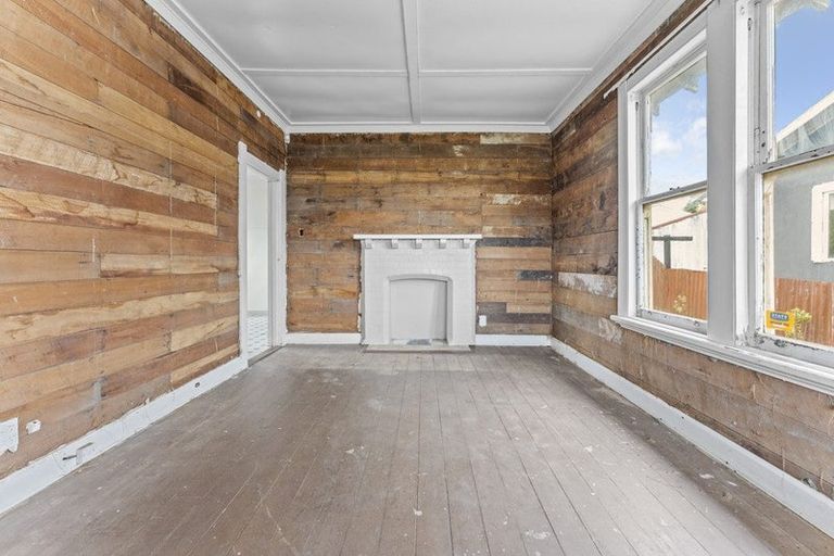 Photo of property in 10 Matai Street, Castlecliff, Whanganui, 4501